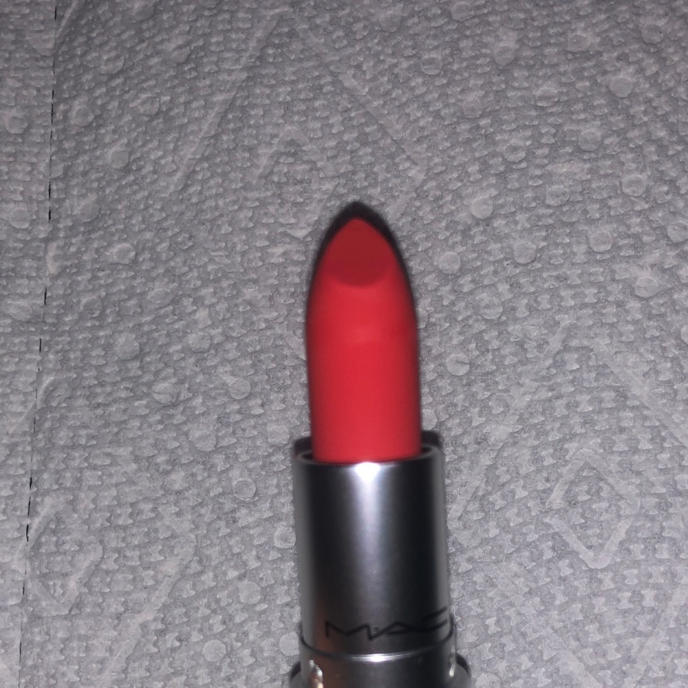 MAC Powder Kiss lipstick: Mandarin O - Picture 2 of 5